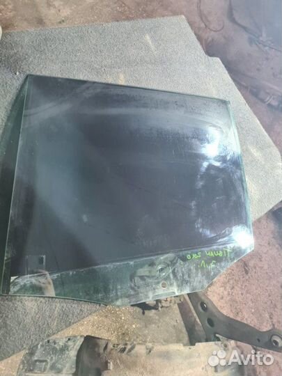 Стекло двери заднее левое Volkswagen Tiguan 1 2010