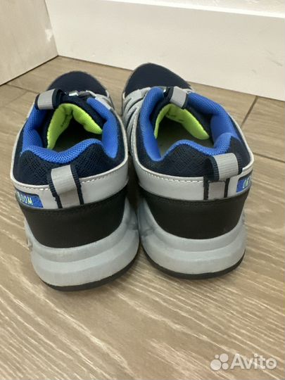 Ортопедические кроссовки