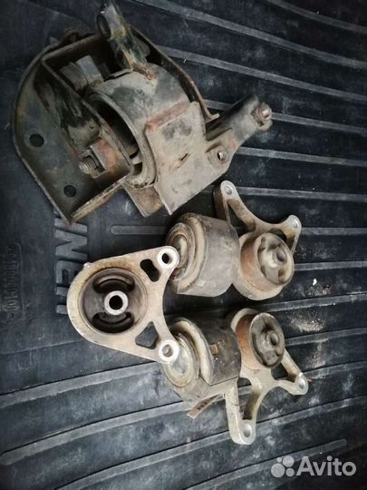 Опоры двигателя