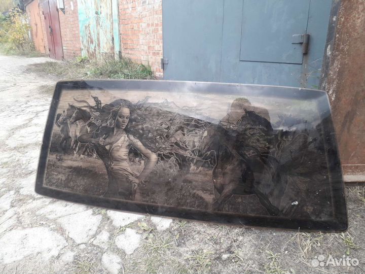 Стекло заднее