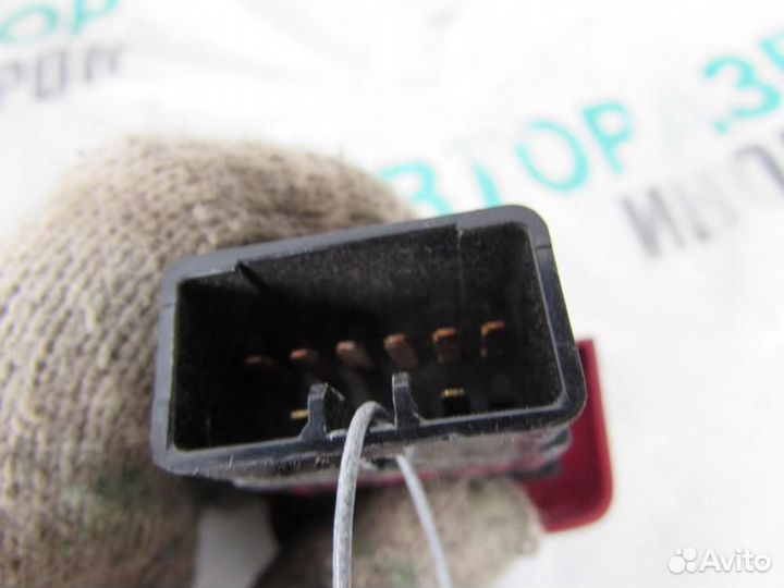 Кнопка аварийной сигнализации для Hyundai Accent 2