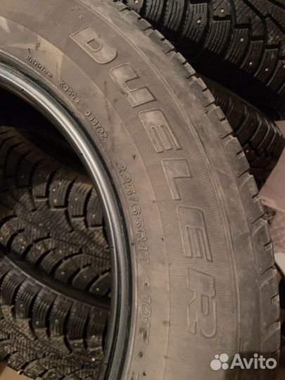 Bridgestone Dueler H/T 687 225/65 R17 101