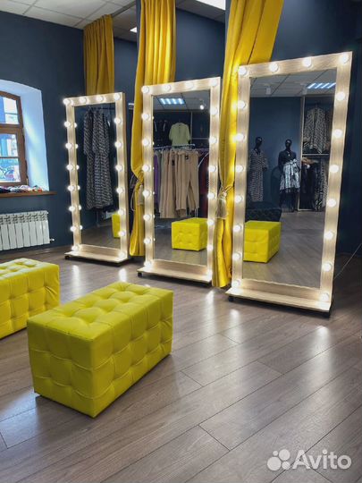 Гримерное зеркало на подставке