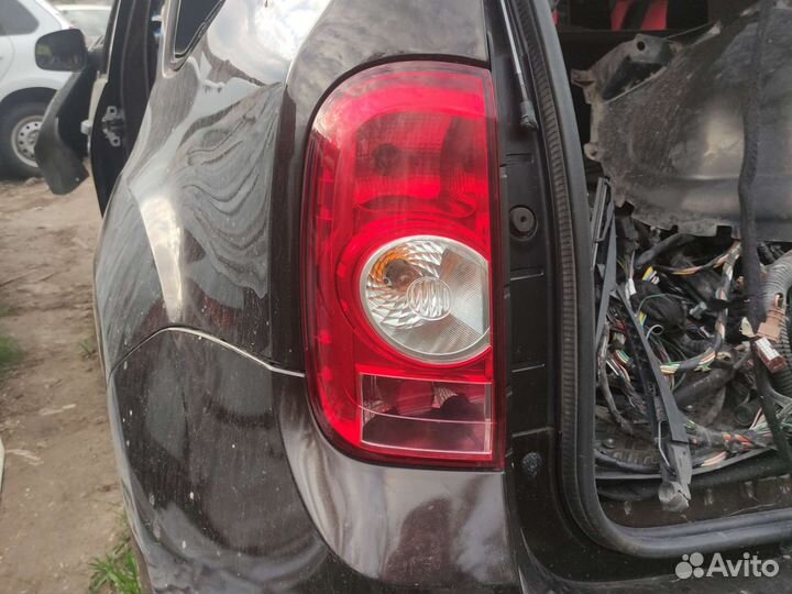 Renault Duster фонарь задний левый