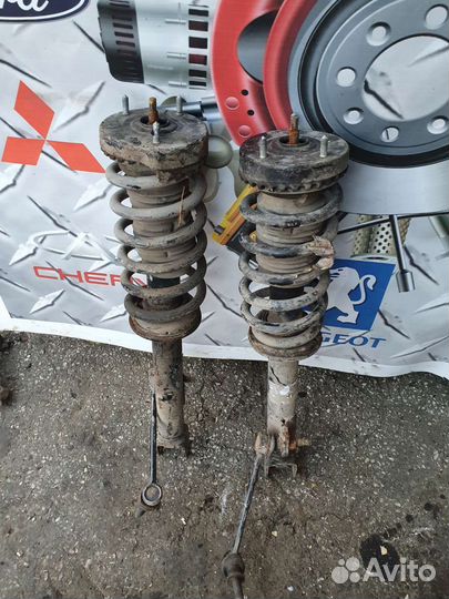 Крайслер 300 С. Передние стойки в сборе