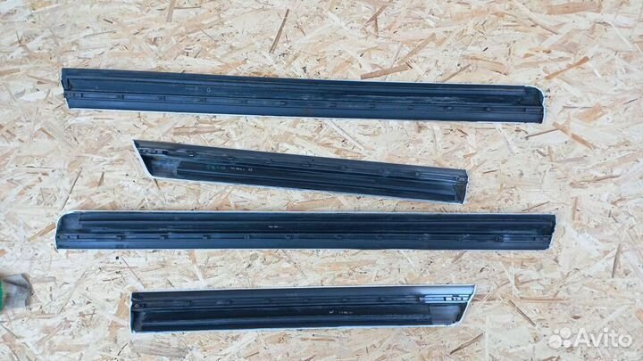 Молдинг двери нижний Audi a8 d3