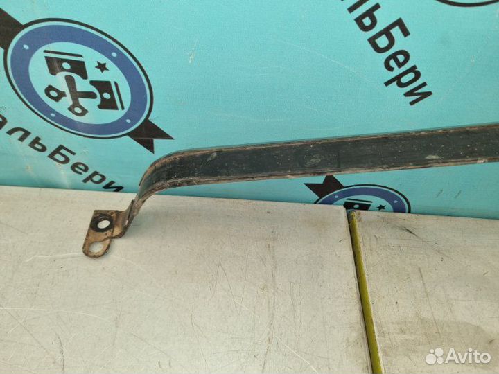 Лента крепления бензобака левая Hyundai Solaris 2