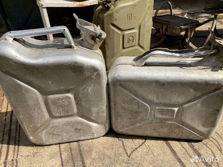 Канистры металлические 10 литров