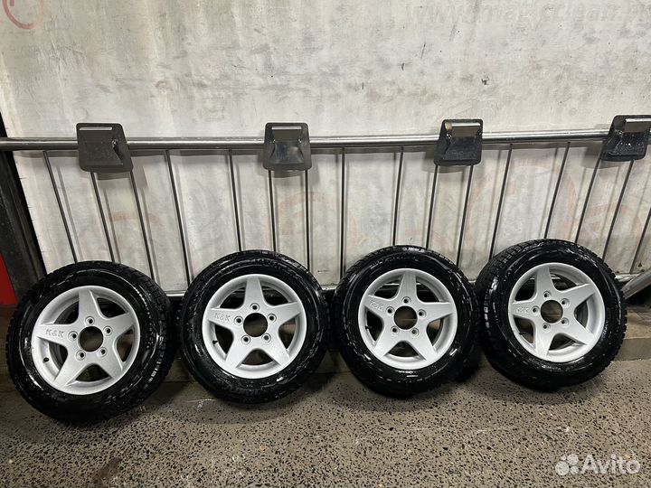 Литые диски р 15 5 139,7 нива УАЗ с зимней резиной
