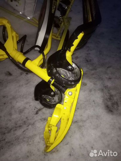 Детский снегокат с колесами