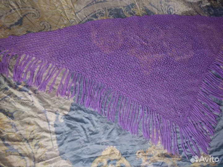 Платок, шаль вязанный