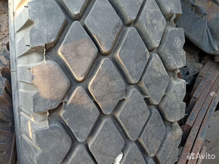 Омскшина И-281, У-4 12.00/20 R20