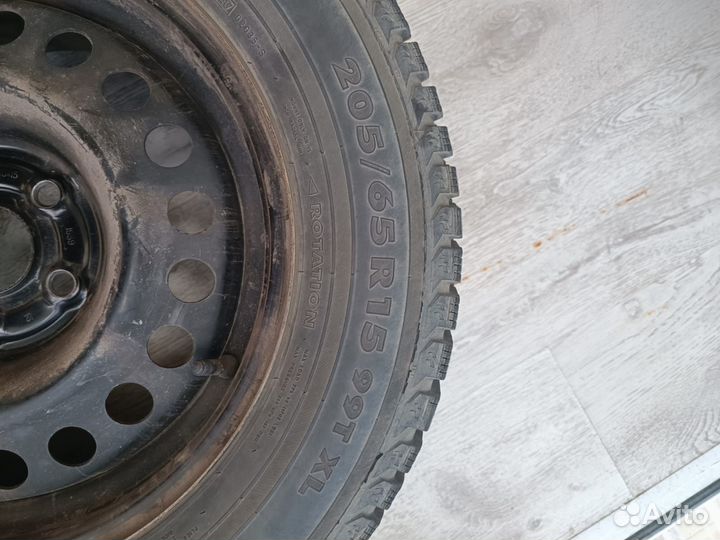 Nokian Hakkapeliitta 5 205/65 R15