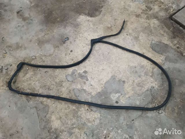 Уплотнитель двери задней левой Mazda 3 BL