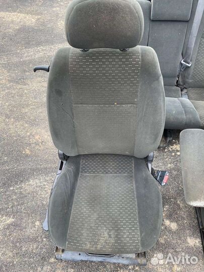 Передние сиденья opel zafira а