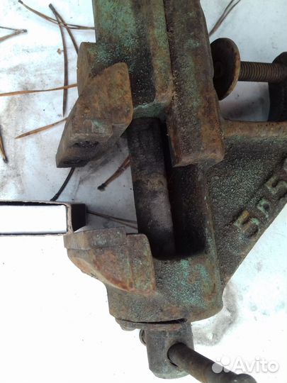 Тиски настольные СССР ц 5р 50к