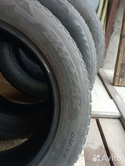 Bridgestone Blizzak DM-V2 235/60 R18 107Q