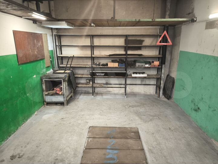 Гараж, > 30 м²