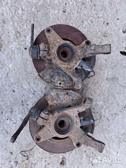 Поворотный кулак kia spectra левый правый