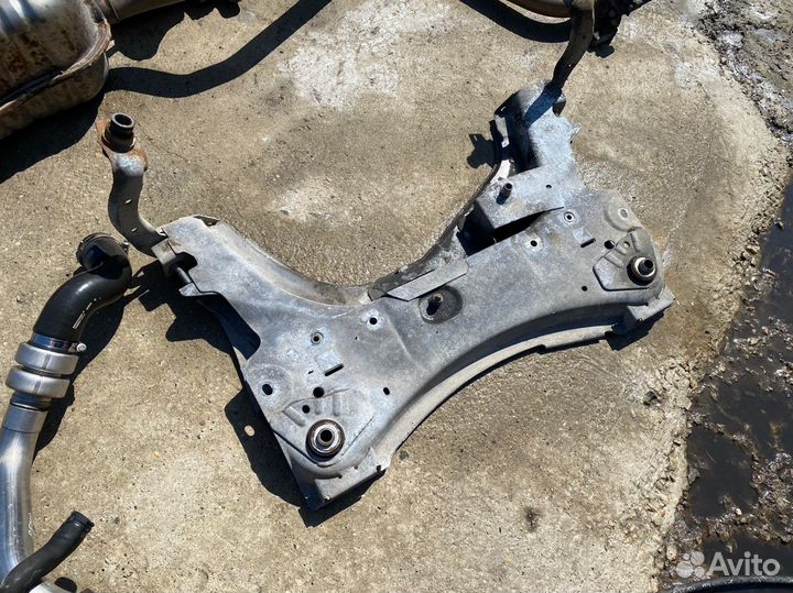 Подрамник Renault Scenic 2