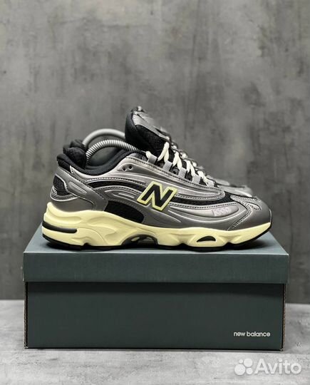 Кроссовки женские New Balance 1000