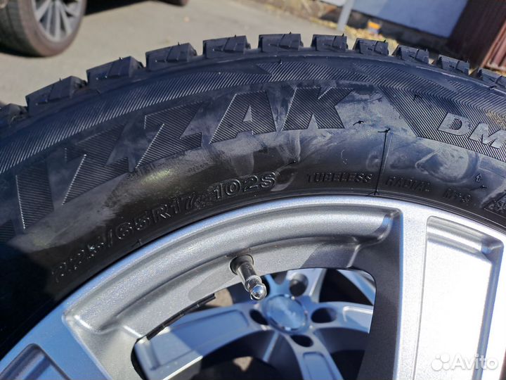 Bridgestone Blizzak DM-V2 225/65 R17 102S