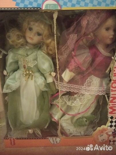 Кукла фарфоровая 40см