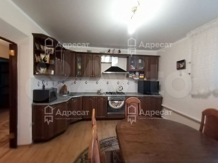 Коттедж 266,4 м² на участке 12 сот.