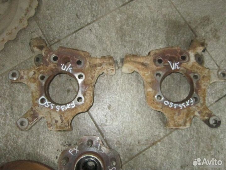 Кулак задний Infiniti Fx35