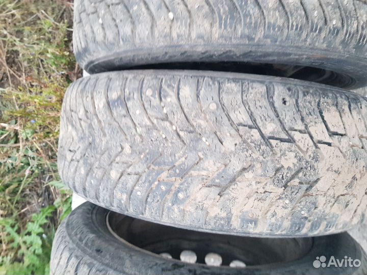 Nokian Tyres Hakkapeliitta 8 205/60 R16 98