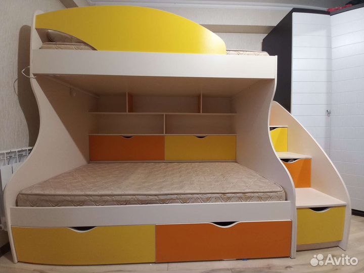 Кровать двухъярусная бу 2 спальных места