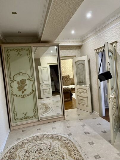 2-к. квартира, 90 м², 3/10 эт.