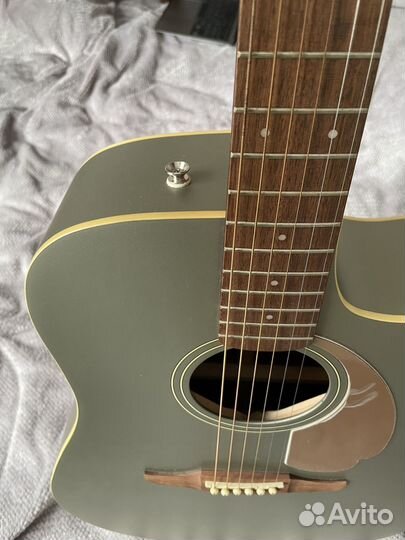 Гитара Fender Redondo