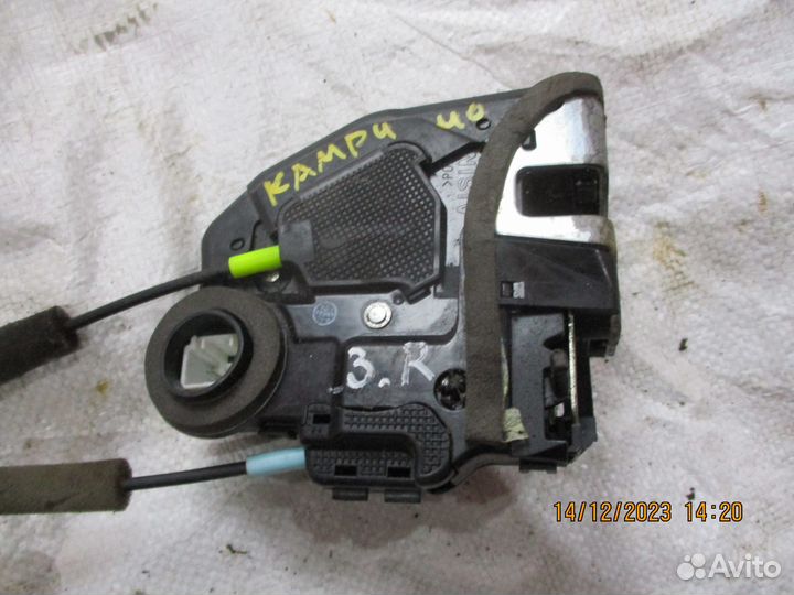 Тойота лексус замок задний правый