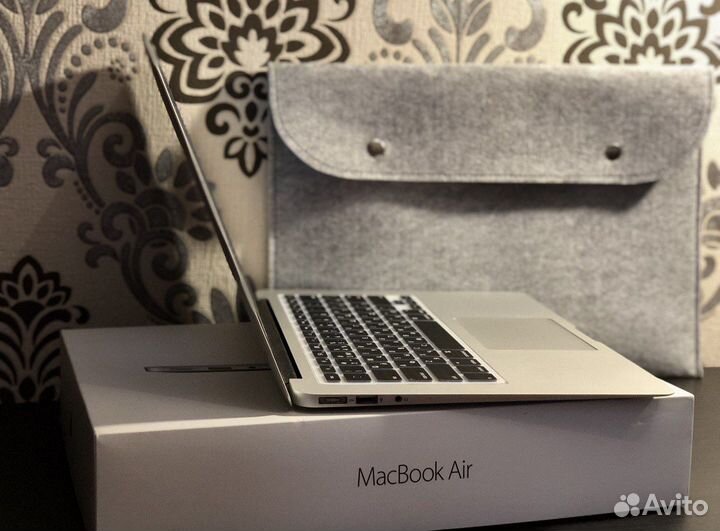 Ноутбук Apple MacBook Air 13 2015 мега комплект