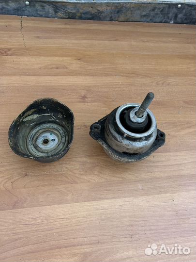 Опора двигателя Porsche 955/957