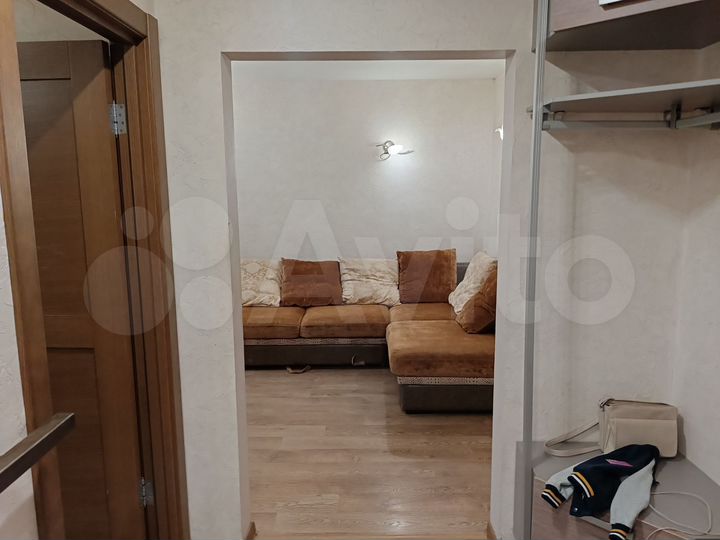 2-к. квартира, 50 м², 1/9 эт.