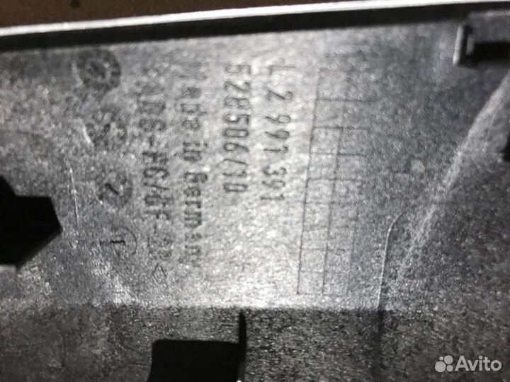 Накладка двери Bmw X1 E84 N20B20 2009