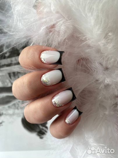 Модель на коррекцию ногтей