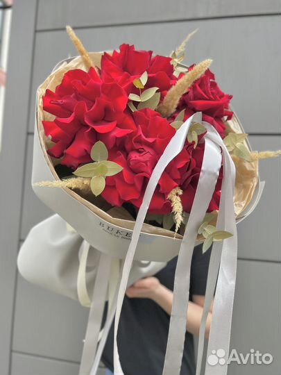 Букет красных французских роз