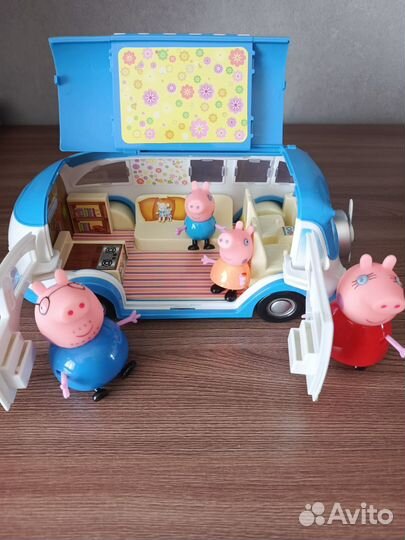 Игрушка автобус свинка Пеппа