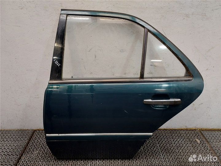 Стекло форточки двери Mercedes C W202, 1995