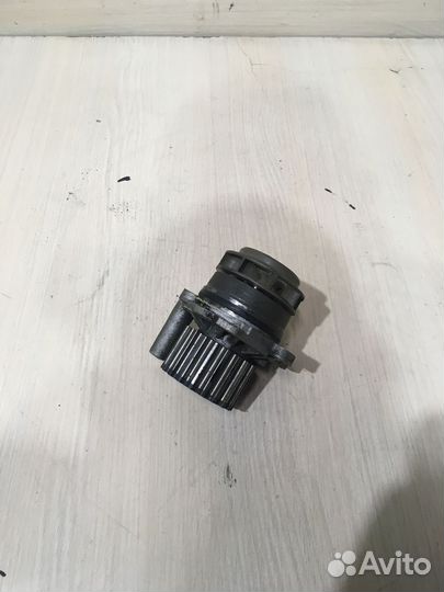 Насос водяной помпа Ауди А6 С6 2.0 BRE