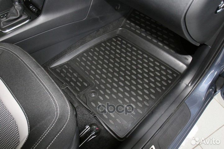 Комплект резиновых автомобильных ковриков в сал