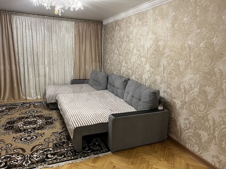 4-к. квартира, 91 м², 1/9 эт.
