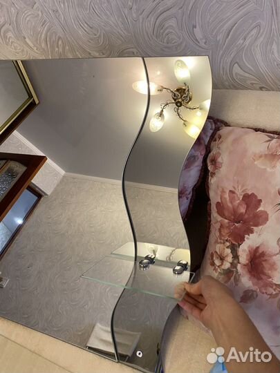 Зеркало в ванную с полочками