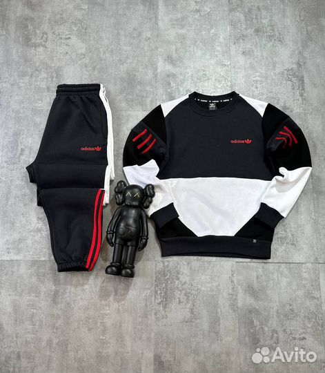 Спортивный костюм Adidas