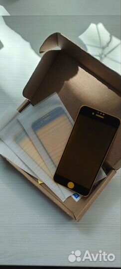 Плёнка и чехол для iPhone se 2020