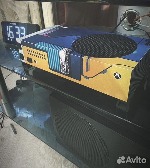 Xbox Series S CyberPunk 2077 + ништяки