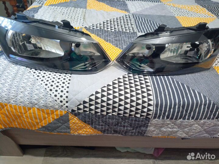 Фара левая и правая Фольксваген Поло 5 одна лампа